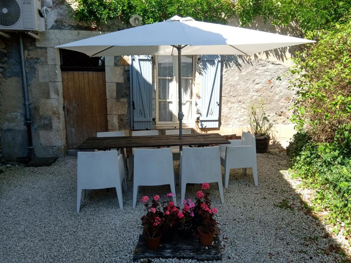 La Poste Saulgond Vila Exterior foto